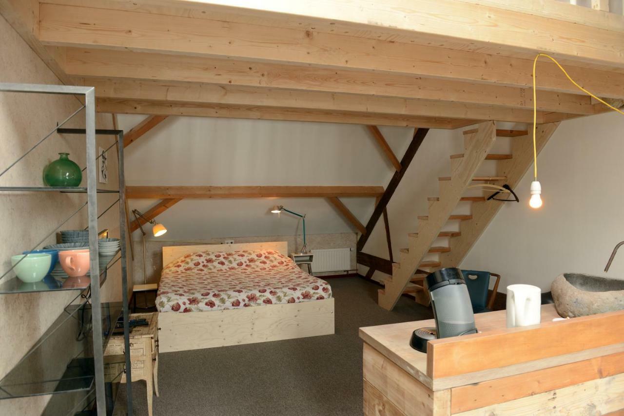 Historische Boerderij FAMILIEKAMER Heinkenszand Buitenkant foto
